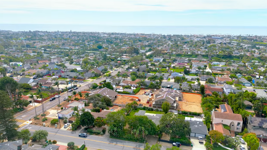 Video of the construction progress at 3 California St. by CW Signature in March 2026